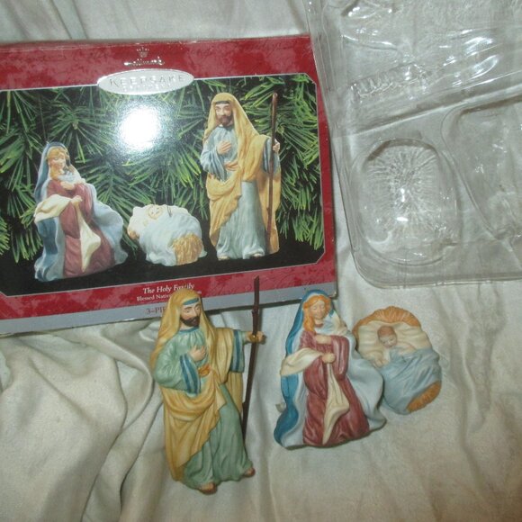 Hallmark Keepsake 1998 The Holy Family 3 Piece Set Christmas Ornament - Picture 1 of 2